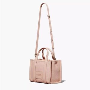Marc Jacobs
The Leather Small Tote bag
